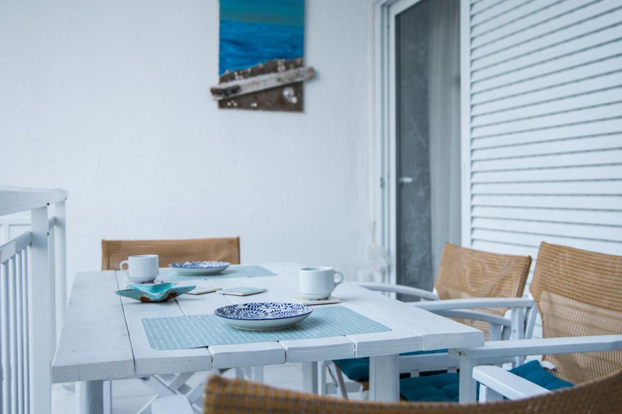 Grey Theros Apartments Paralia Dionisiou Exterior foto